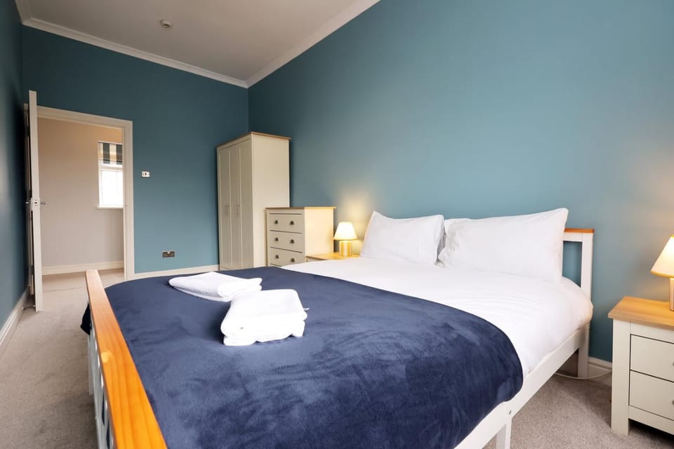 Perfect Bridgend Stay: Comfort & Space! Bed and Breakfast in Bridgend