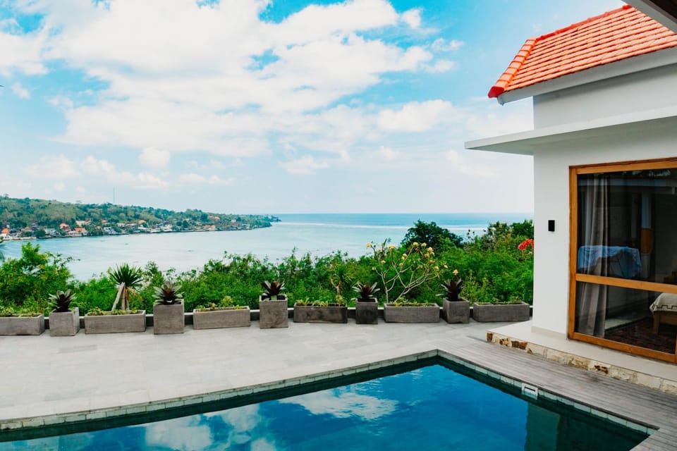 Pool view, Sea view