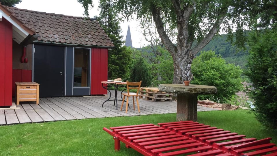 Patio, Spring, Dining area