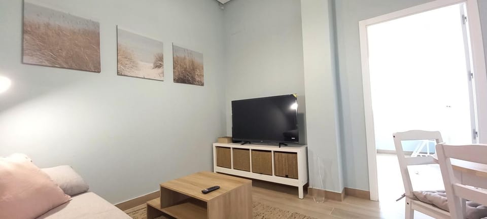 Communal lounge/ TV room, TV and multimedia, Living room, Seating area