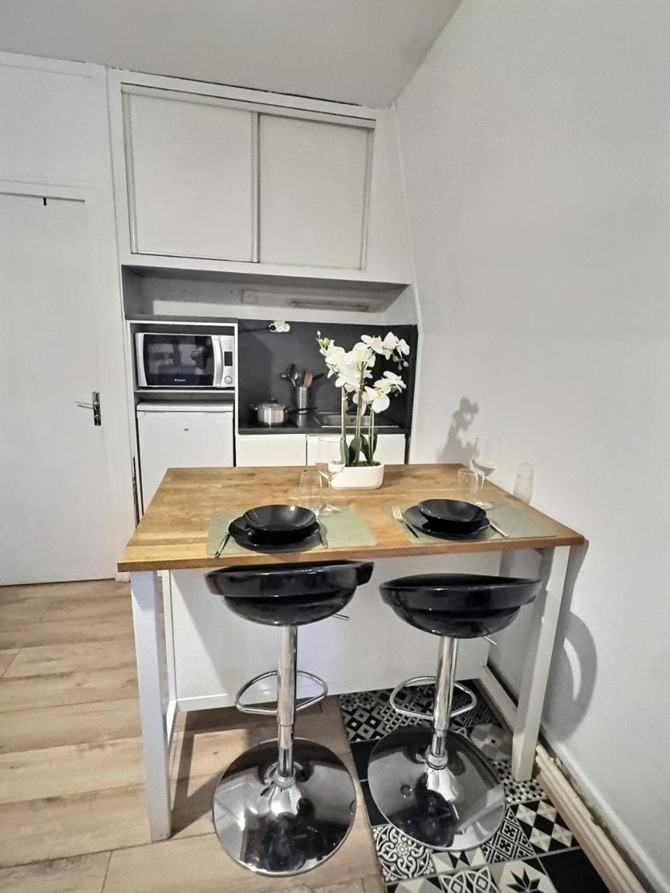 Superbe studio Cosy pour une ESCAPADE au Coeur de Senlis-Idéal pour Couples Voyageurs & Professionnels Apartment in Île-de-France
