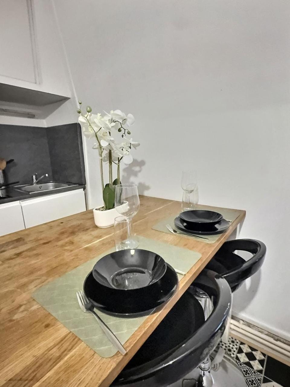 Superbe studio Cosy pour une ESCAPADE au Coeur de Senlis-Idéal pour Couples Voyageurs & Professionnels Apartment in Île-de-France