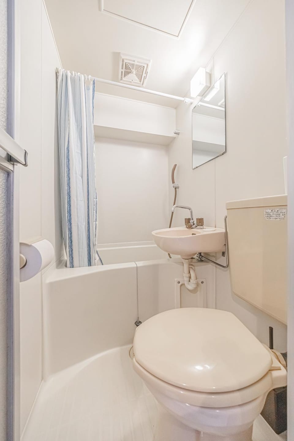東真ビル2階 笹塚駅から徒歩4分 Apartment in Shibuya