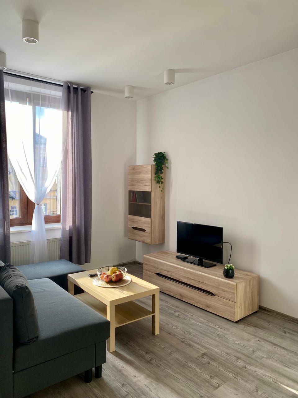 Communal lounge/ TV room, TV and multimedia, Living room, Photo of the whole room, Seating area