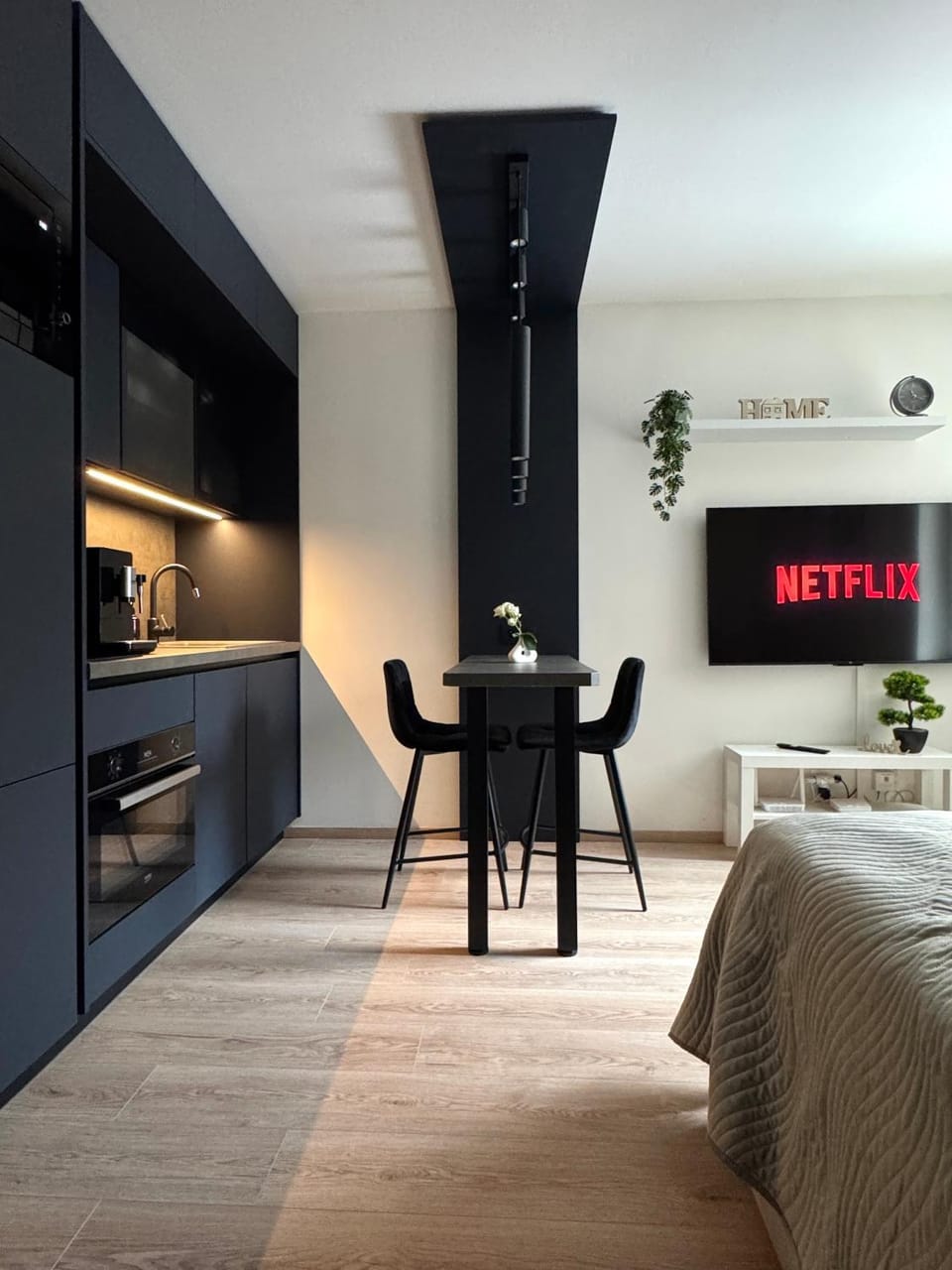TV and multimedia, Kitchen or kitchenette, Seating area, Dining area
