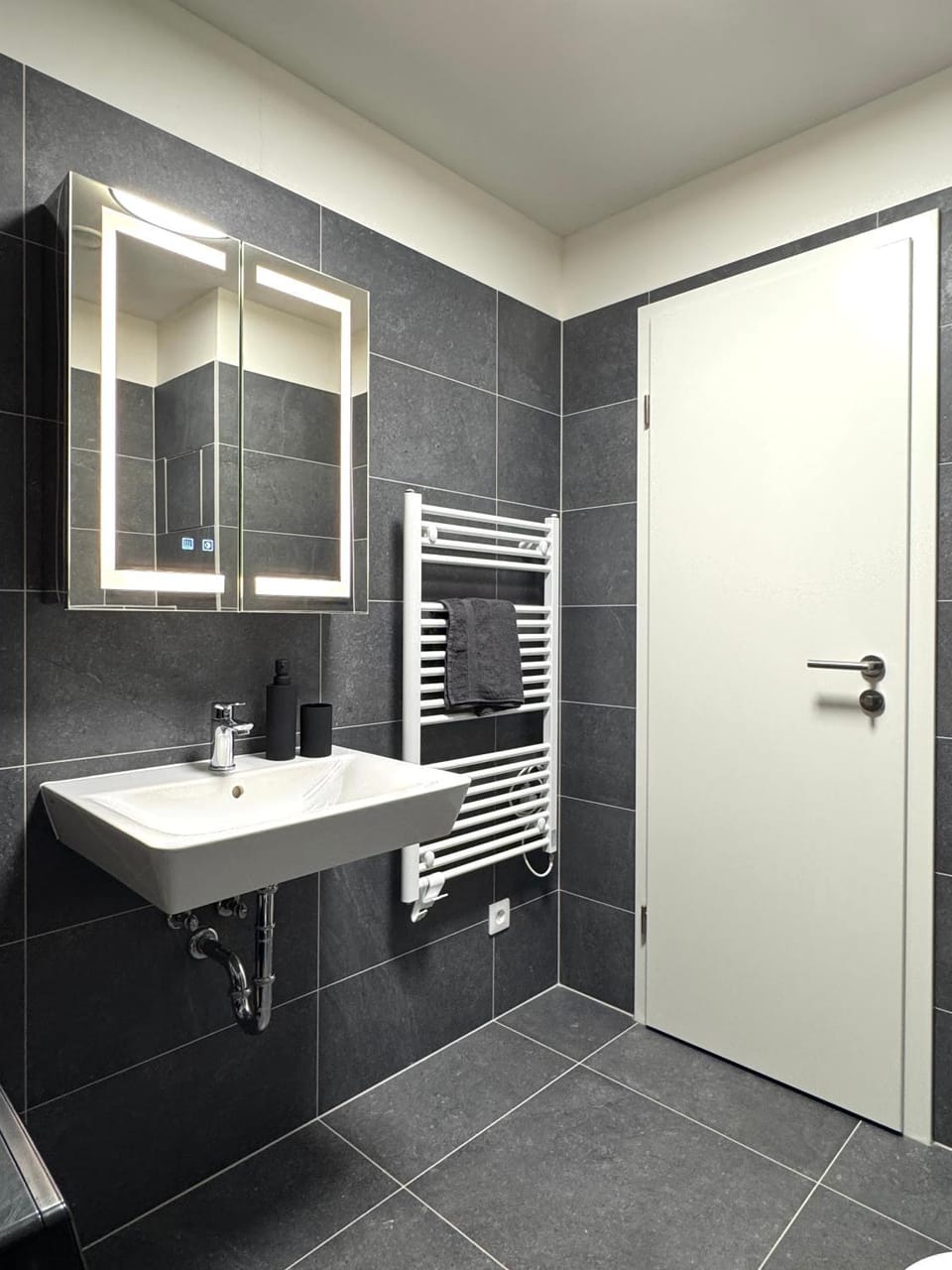 Shower, Bathroom, towels