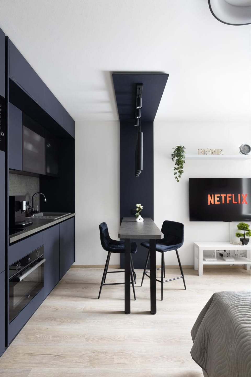 Communal lounge/ TV room, TV and multimedia, Kitchen or kitchenette, Living room, Seating area, Dining area, Evening entertainment