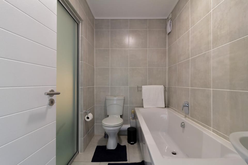 Bathroom, Bath
