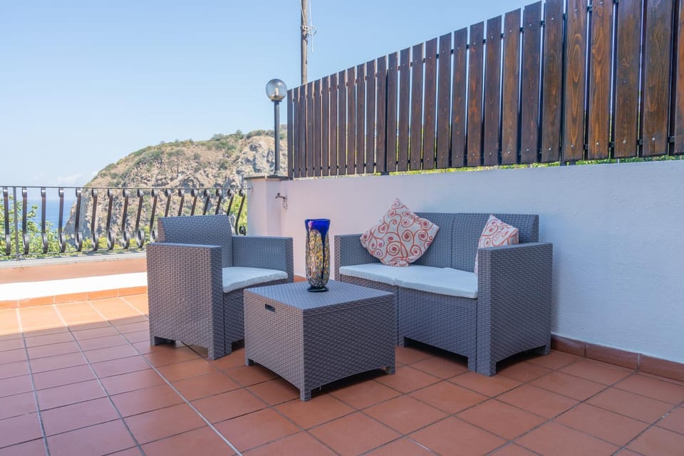 Patio, Natural landscape, Balcony/Terrace
