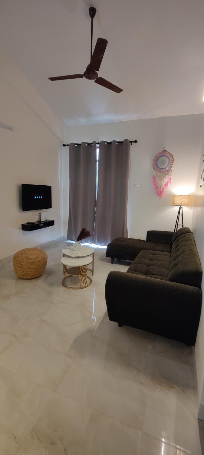 Communal lounge/ TV room, TV and multimedia, Living room, Seating area, Evening entertainment