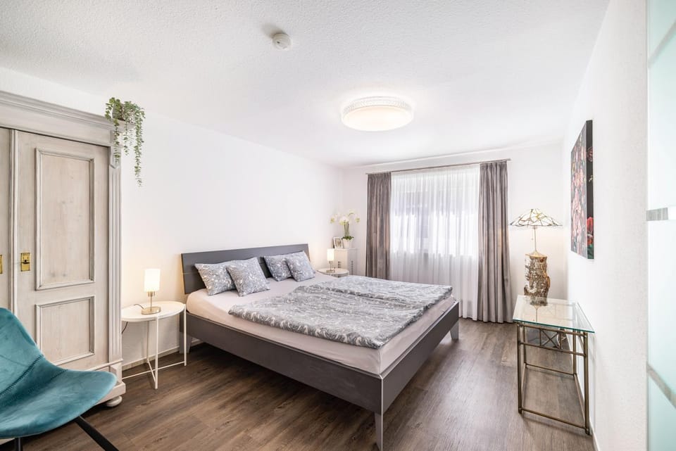 Living room, Bedroom
