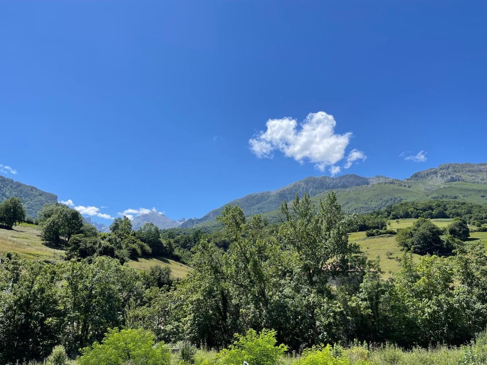 Nearby landmark, Spring, Day, Natural landscape, Mountain view