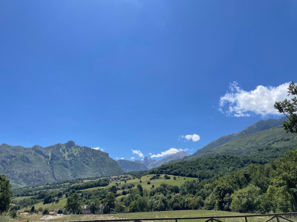Nearby landmark, Spring, Day, Natural landscape, Mountain view