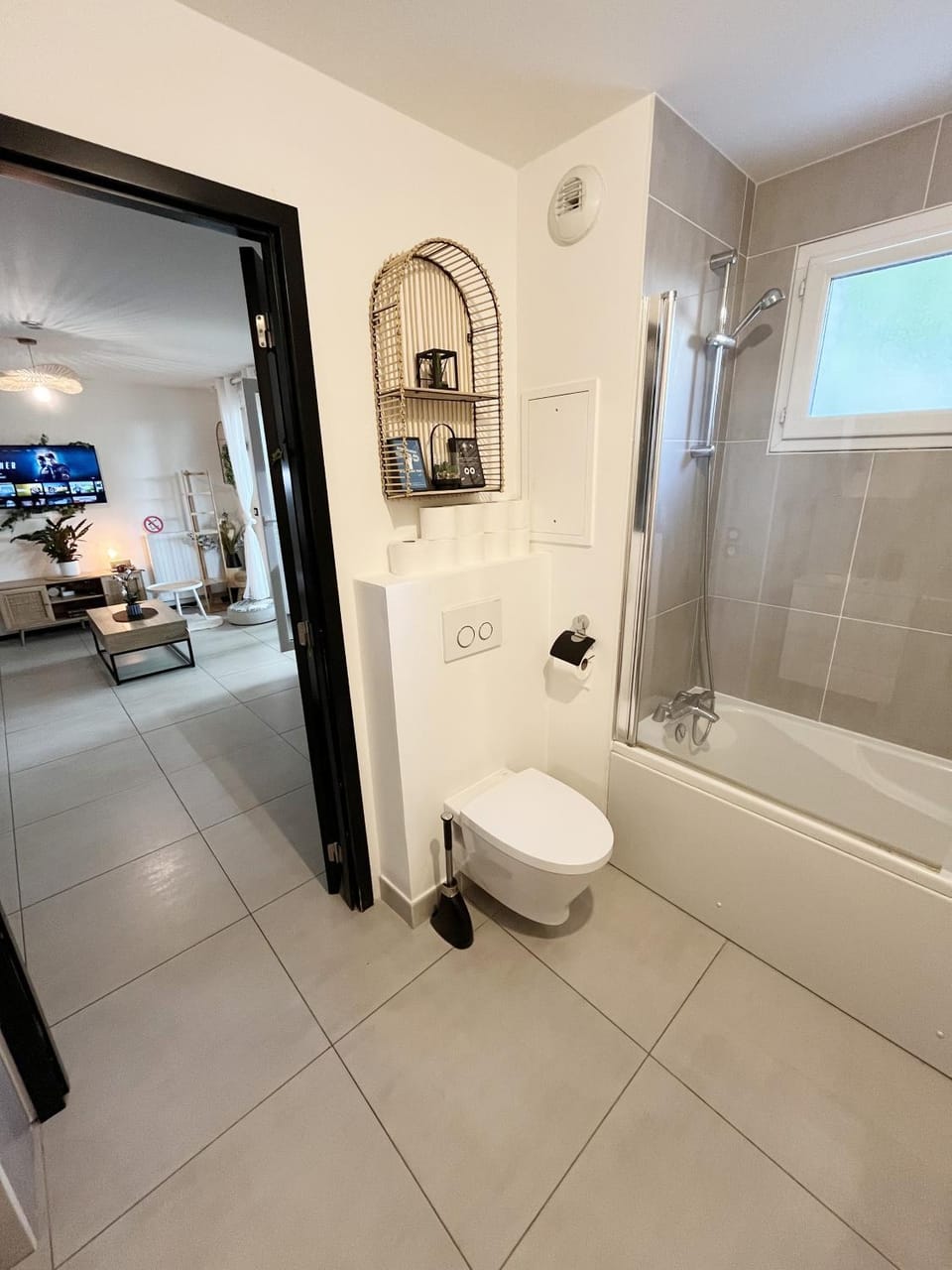 Bathroom, Bath