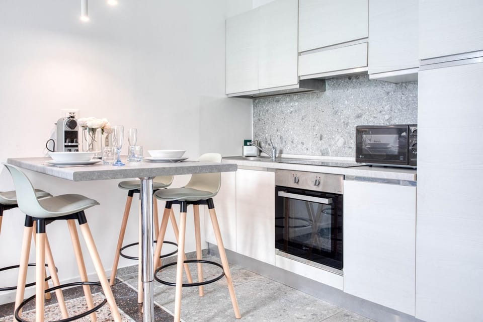 Kitchen or kitchenette, Dining area, dishwasher, oven