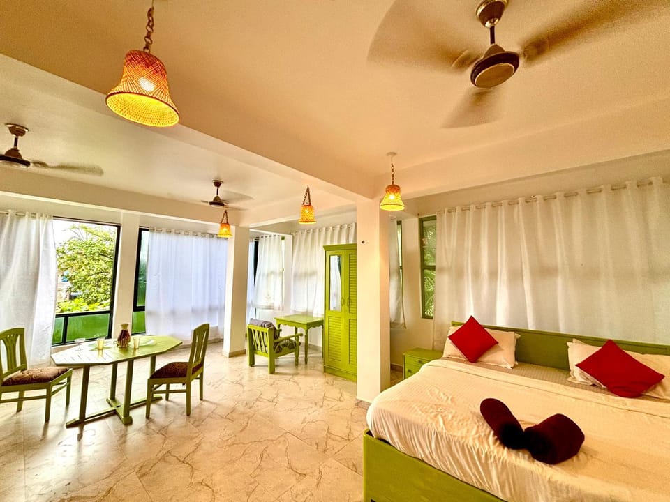 Bed, Seating area, Bedroom