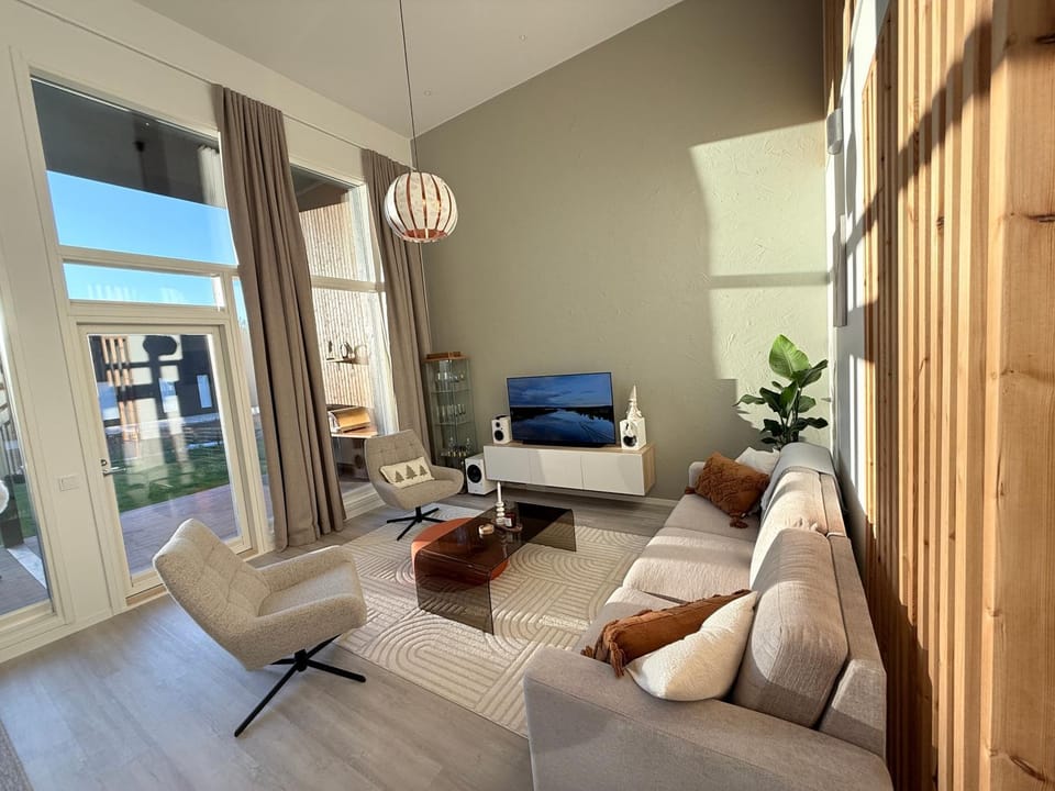 TV and multimedia, Living room, Seating area