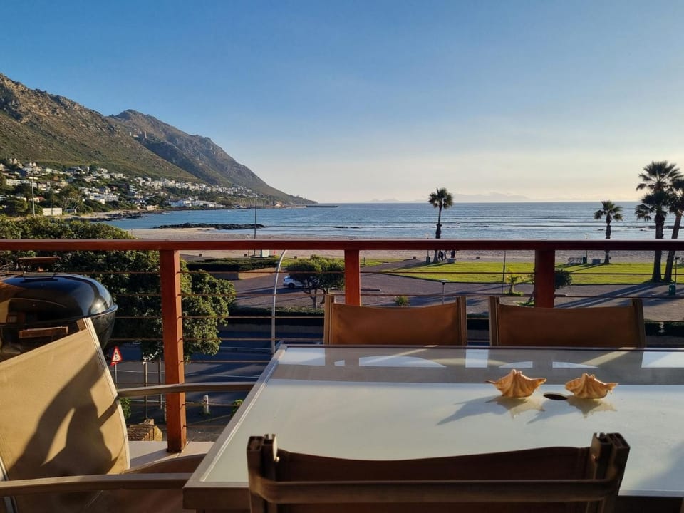 Patio, Natural landscape, Balcony/Terrace, Seating area, Dining area, Sea view