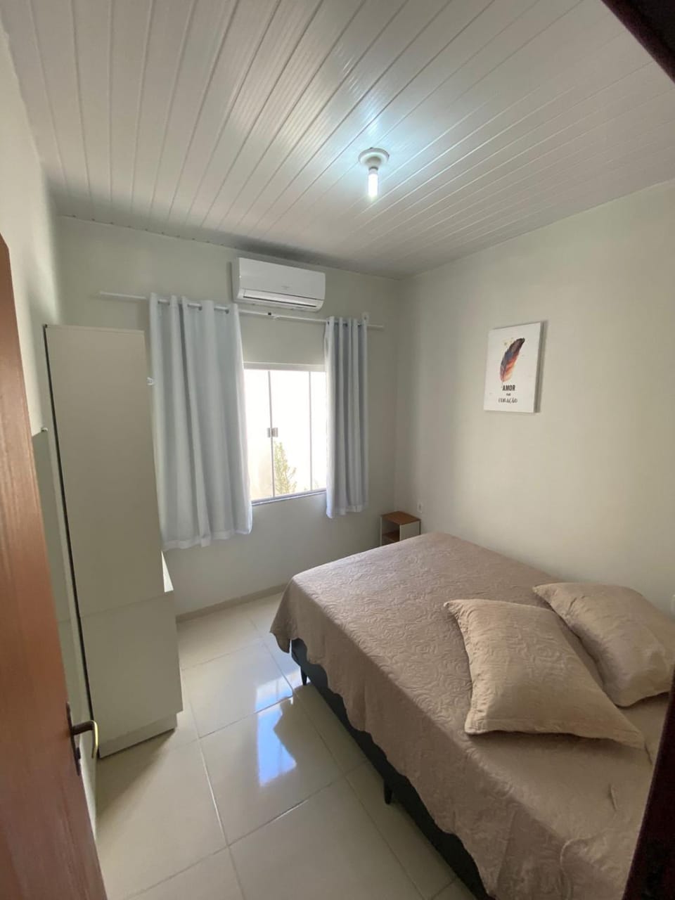Quarto 1 cama de casal com ar estacionamento Apartment in Sinop