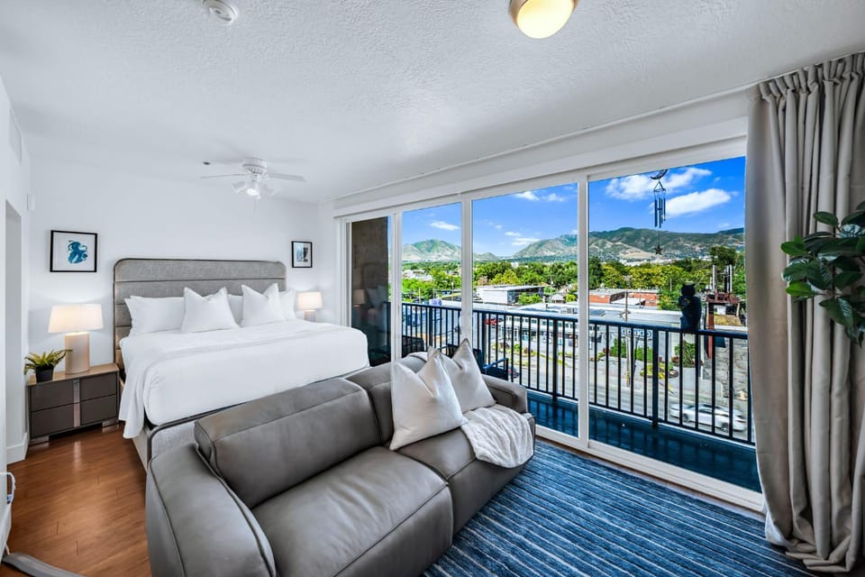 Bed, Living room, Mountain view