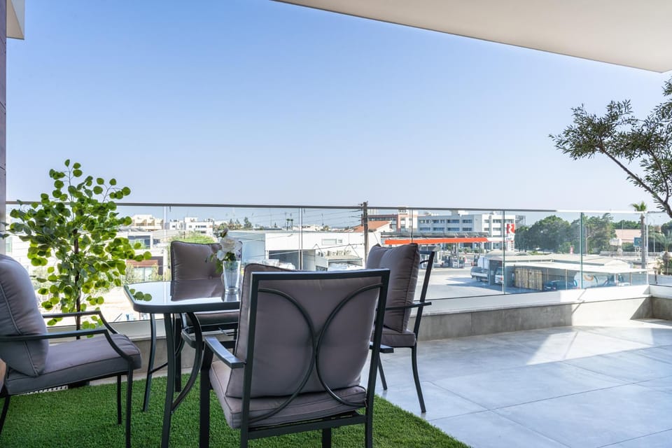 Day, View (from property/room), Balcony/Terrace, Seating area, Dining area