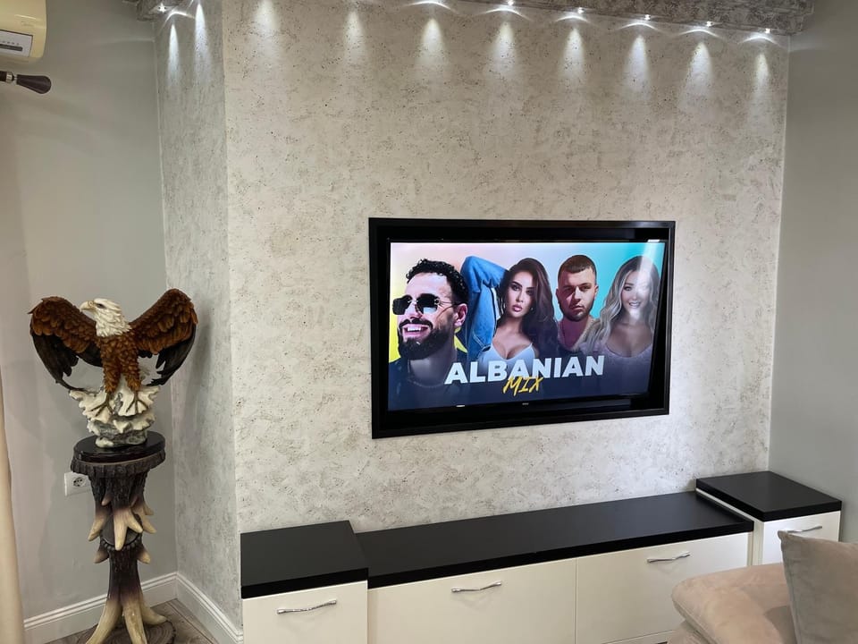 Communal lounge/ TV room, TV and multimedia, Evening entertainment