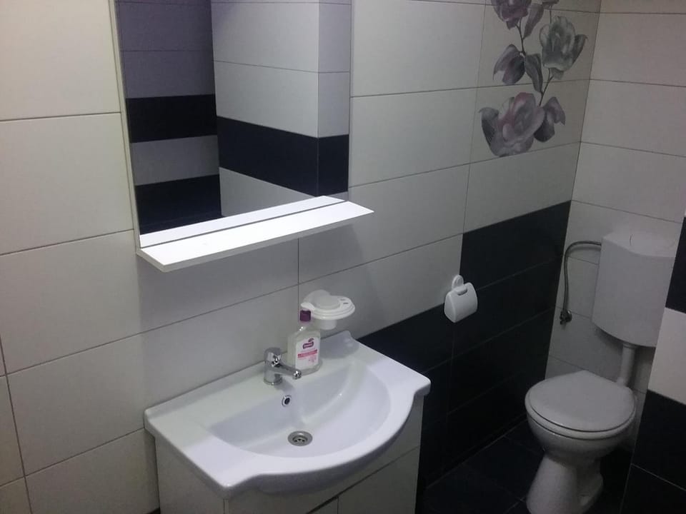 Flory`s Apartment Mamaia Apartment in Constanta