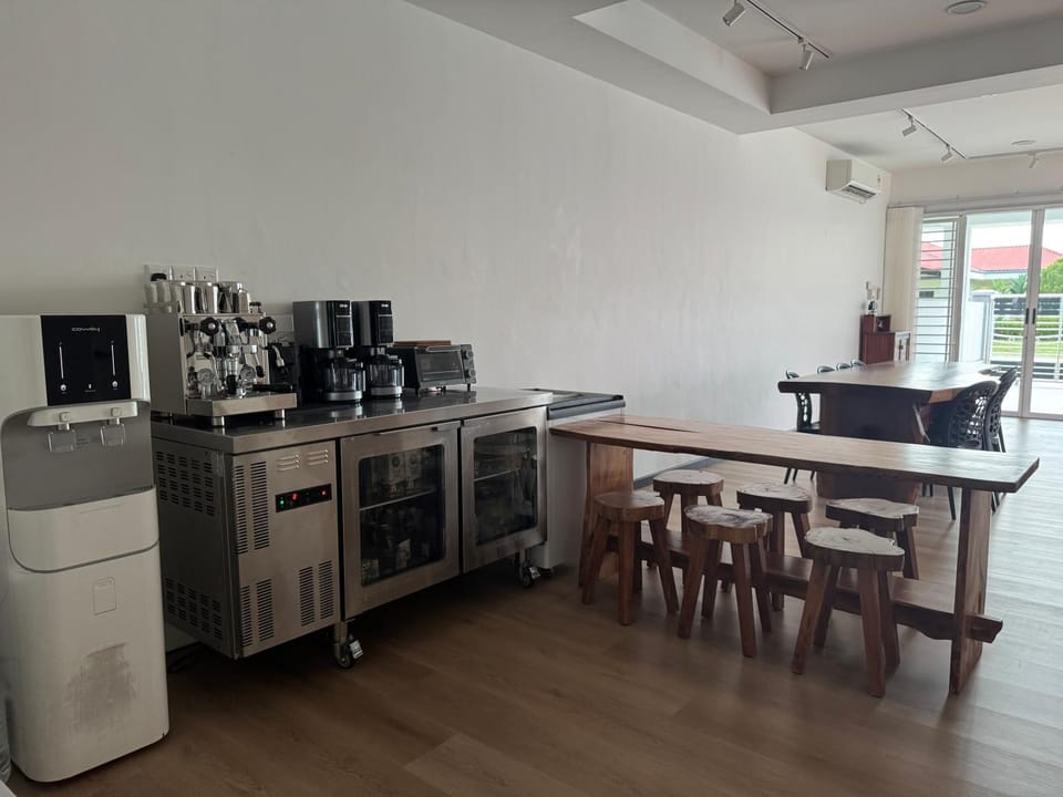 Coffee/tea facilities, Dining area, minibar