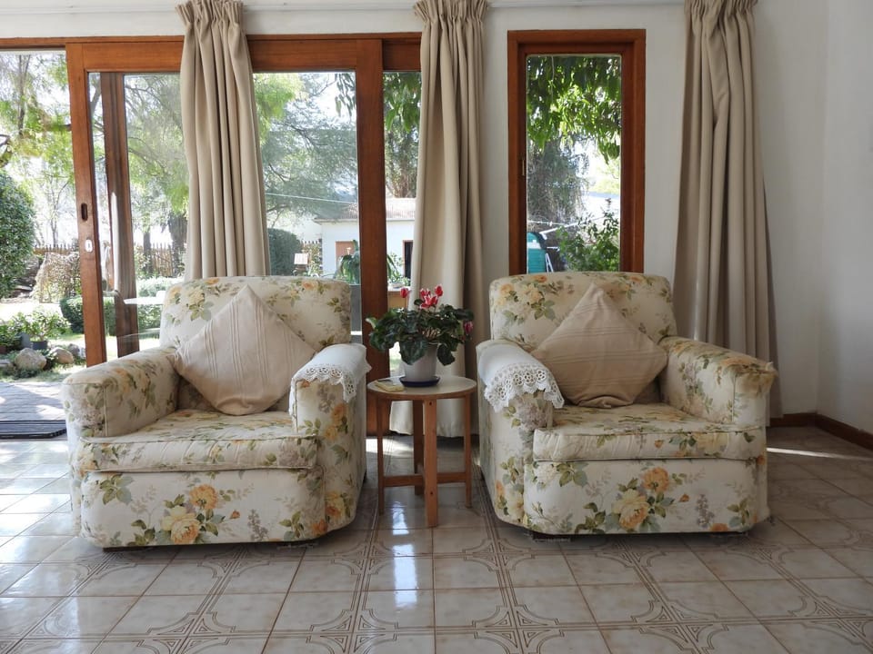 Living room, Garden view