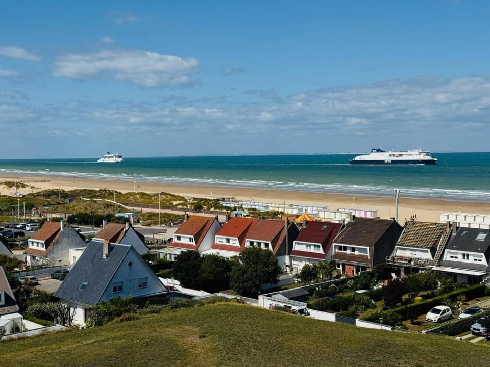 Nearby landmark, Day, Natural landscape, Beach, Sea view