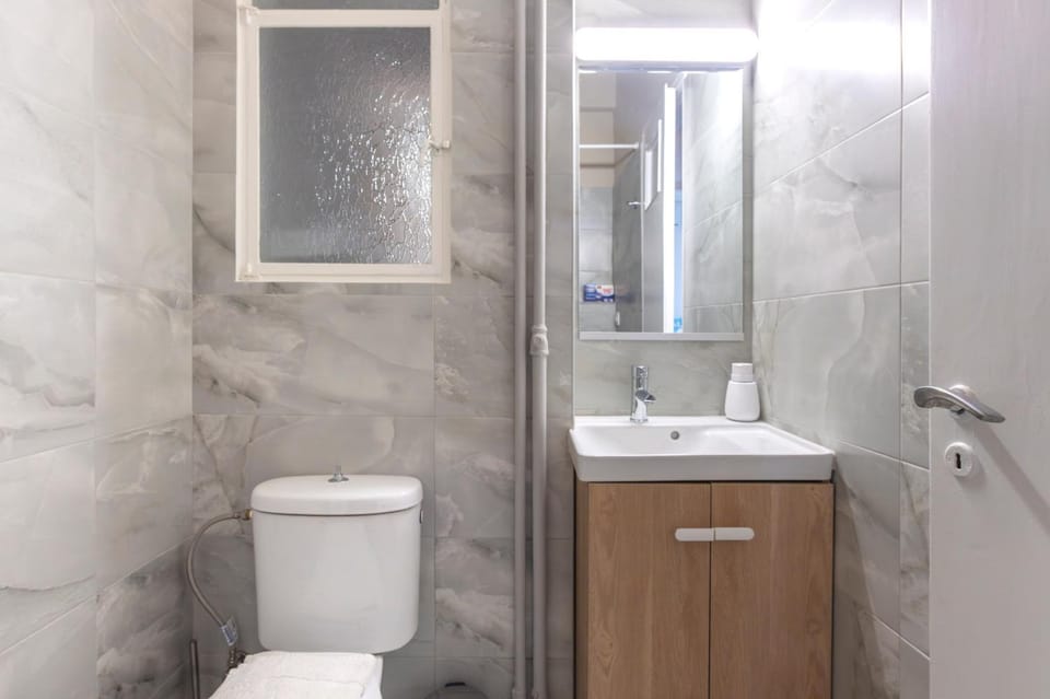 Charming, Comfy Stay in Kypseli, Athens Center Apartment in Athens
