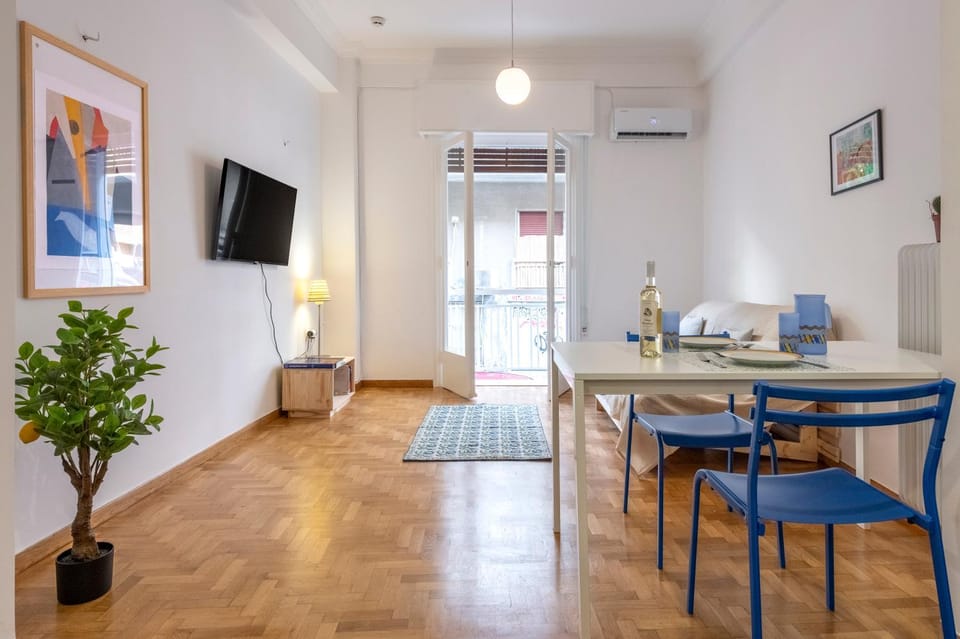 Charming, Comfy Stay in Kypseli, Athens Center Apartment in Athens