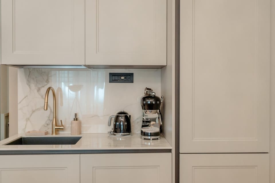 Kitchen or kitchenette, kitchen