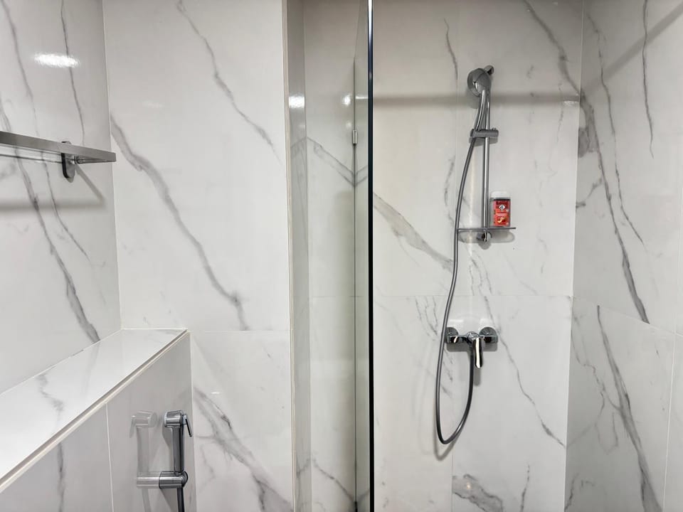 Élégant Studio Neuf Quartier 2 Mars Sécurisé Apartment in Casablanca