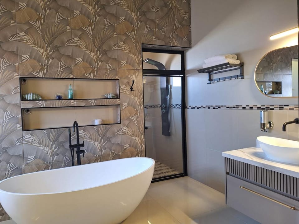 Shower, Bathroom, Bath, towels
