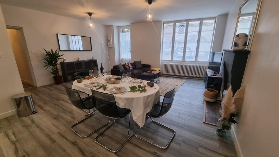 Living room, Dining area