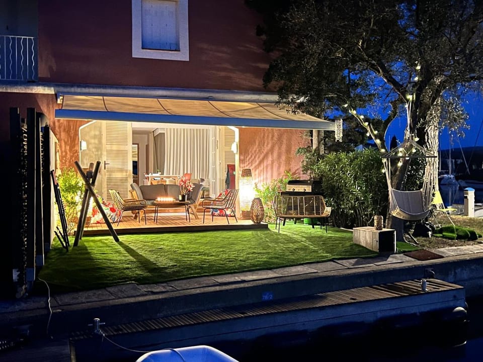 Patio, Night, Garden, Garden, Balcony/Terrace