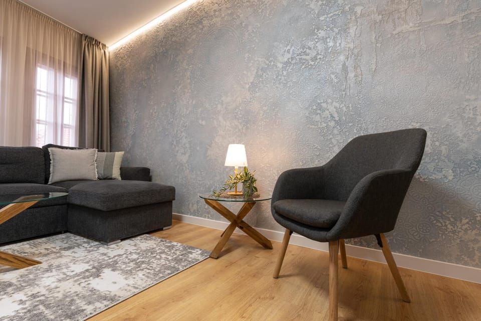 Library, Balcony/Terrace, Living room, Seating area, City view, internet, air conditioner