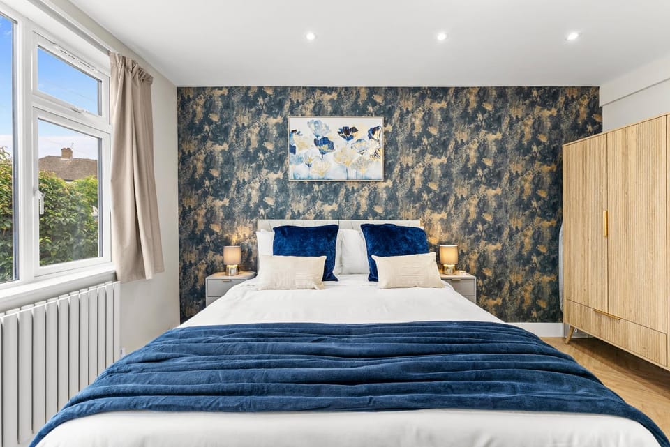 Bed, Photo of the whole room, Bedroom, wardrobe