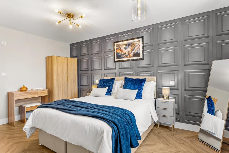 Bed, Photo of the whole room, Bedroom, wardrobe