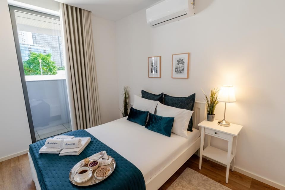 Bed, Bedroom, towels, air conditioner