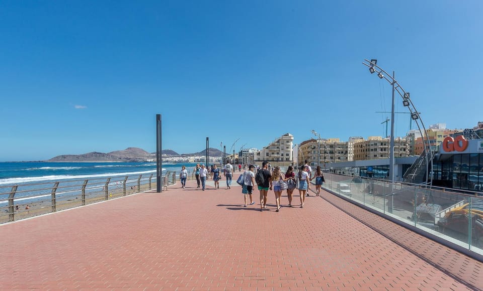 Cozy Loft & Seaside Views- 1 min Las Canteras Apartment in Las Palmas de Gran Canaria