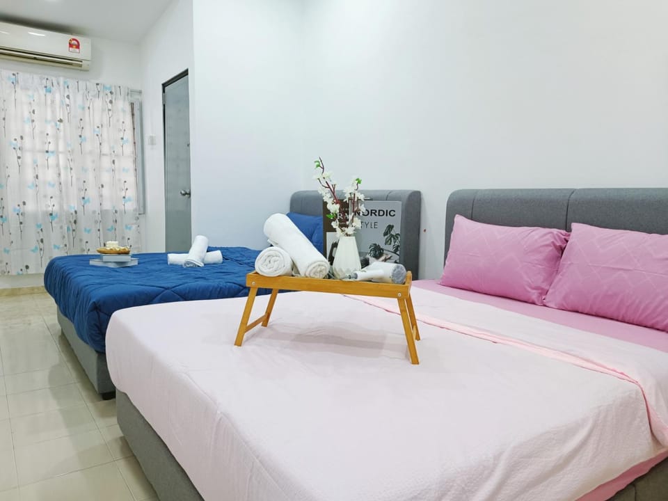 Photo of the whole room, air conditioner