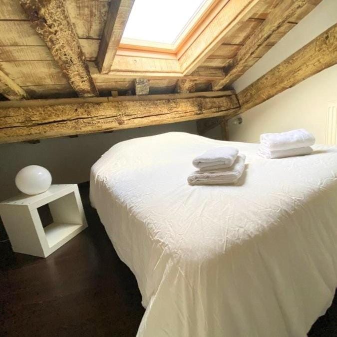 La table ronde Apartment in Auvergne-Rhône-Alpes