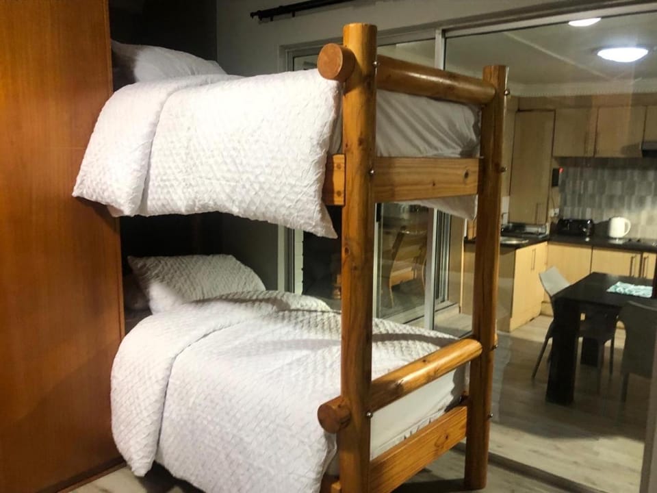 Bed, Bedroom, bunk bed