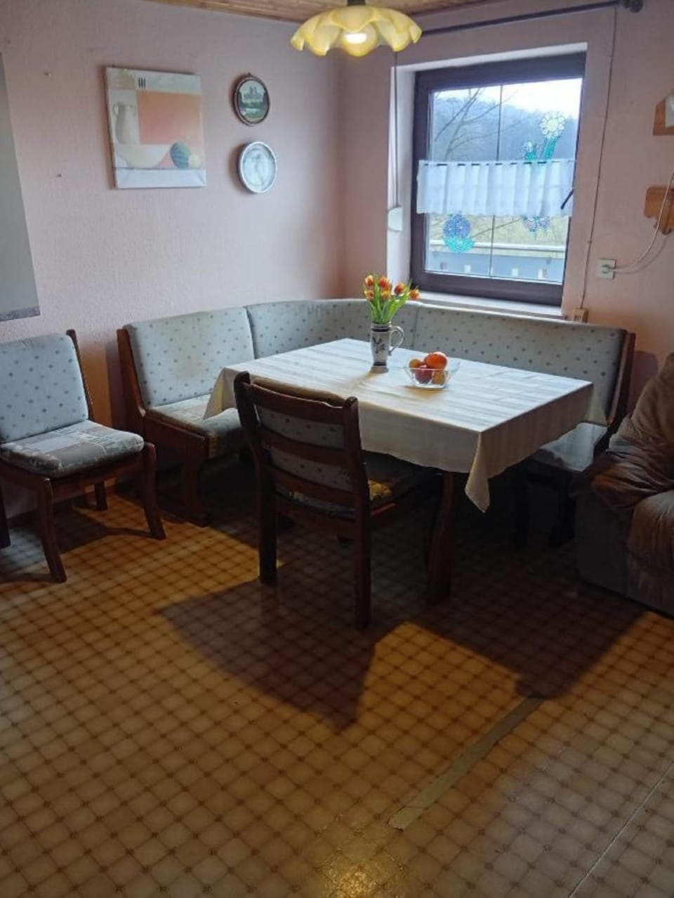 Seating area, Dining area