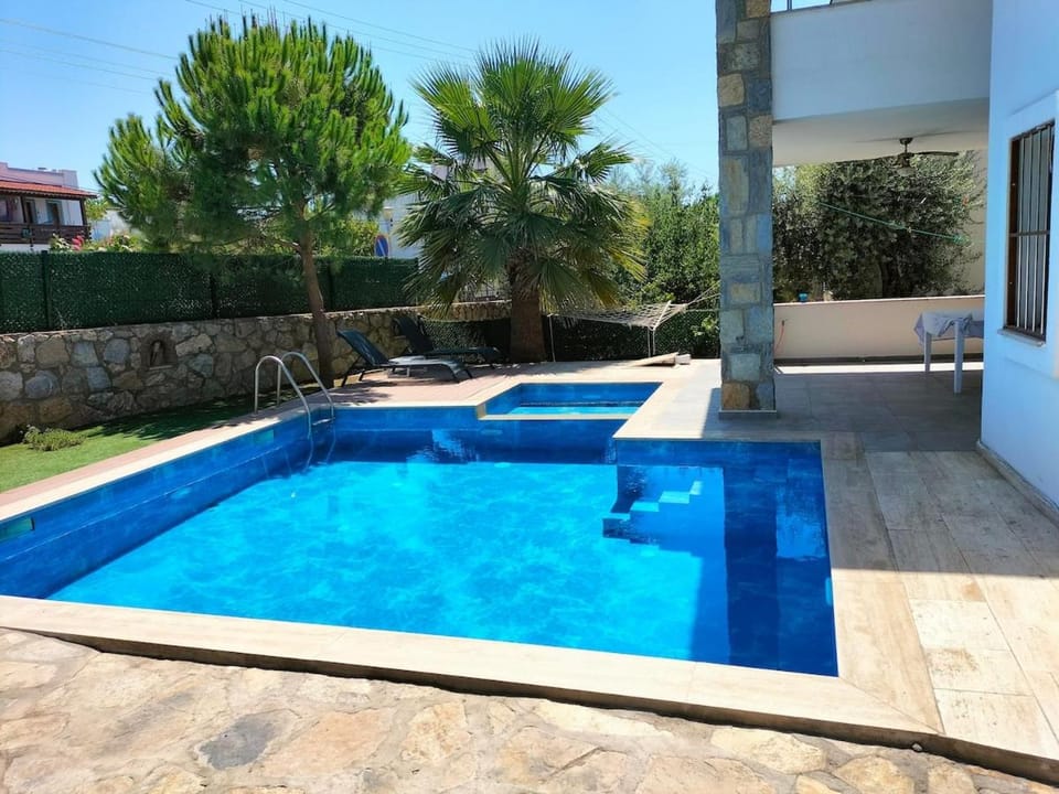 2-Bedroom Flat with a Private Swimming Pool Apartment in Bodrum