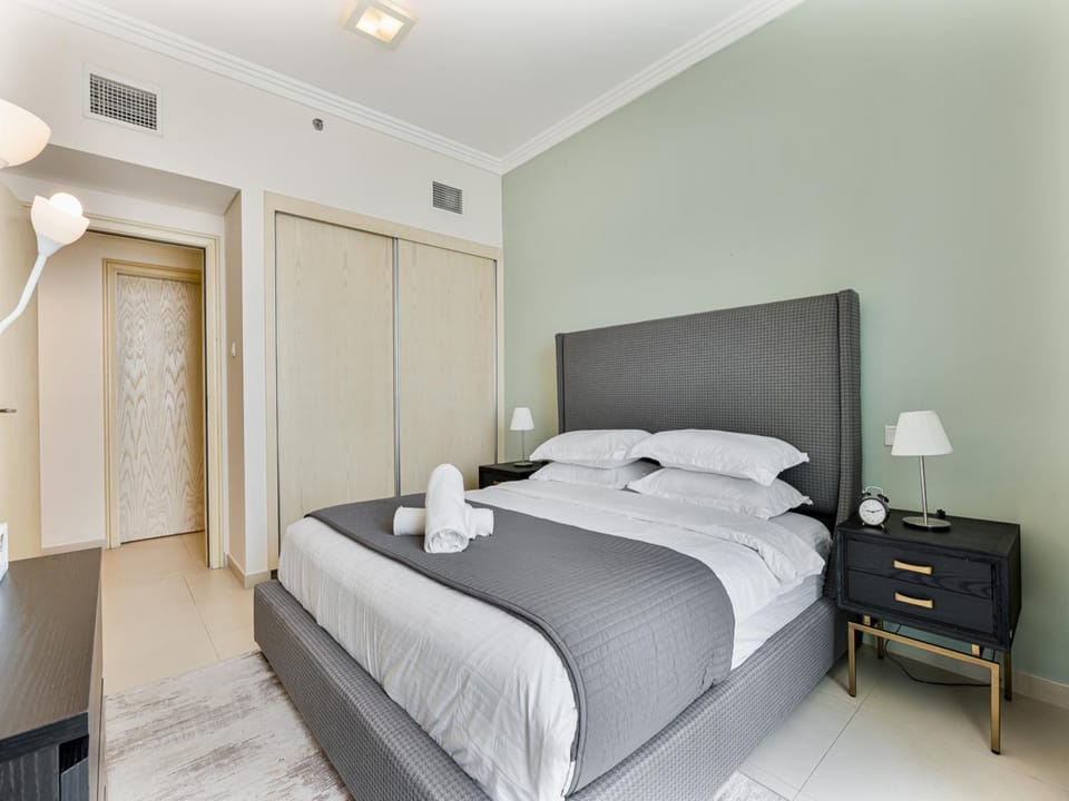 Bed, TV and multimedia, Photo of the whole room, Bedroom, wardrobe