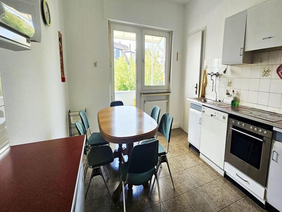 Kitchen or kitchenette, Dining area, kitchen