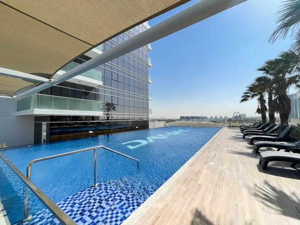 Day, Pool view, Swimming pool, sunbed